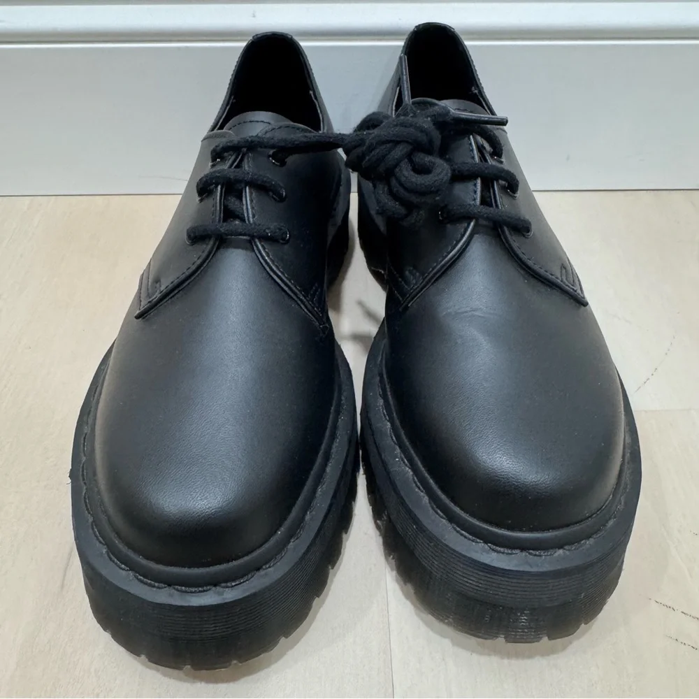 EUC Dr Martens 30651 Vegan Black Platform Oxfords Women US 9 EU 41 Like New